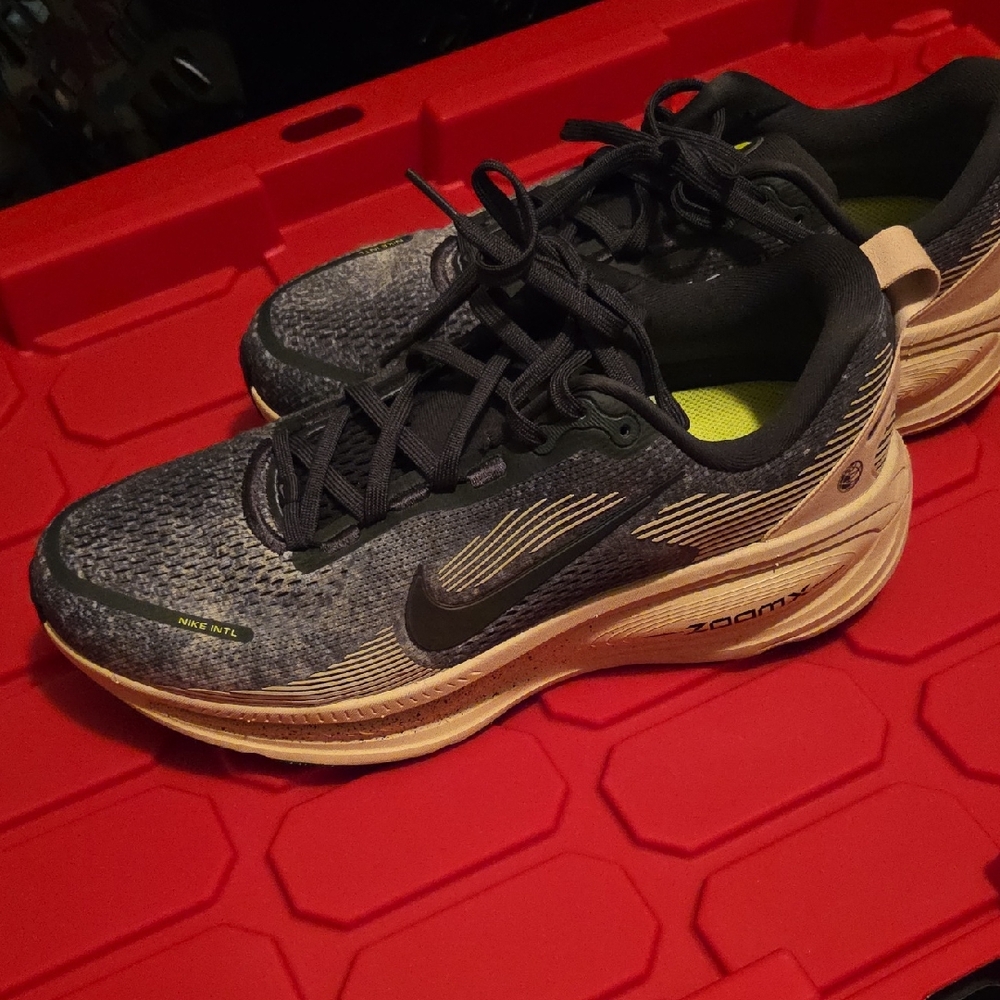 Nike Vomero 18